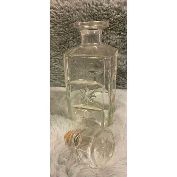Vintage 10” Starburst Glass Liquor Whiskey Bottle Decanter w/ Stopper - Picture 6 of 8